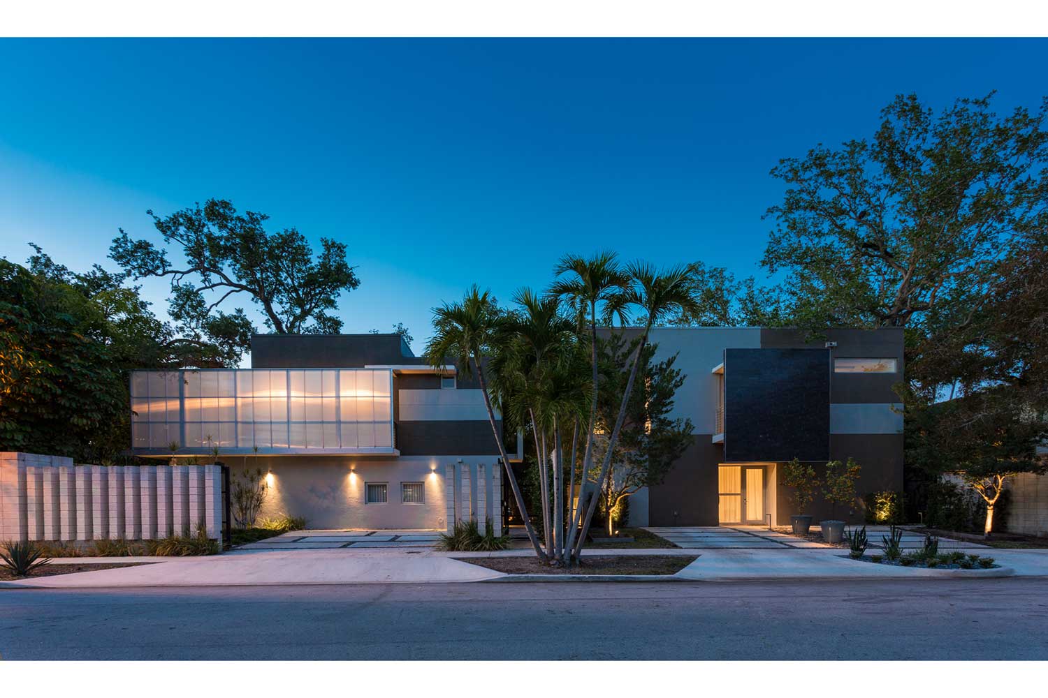Casa Grove ll & lll by Mateu Architecture